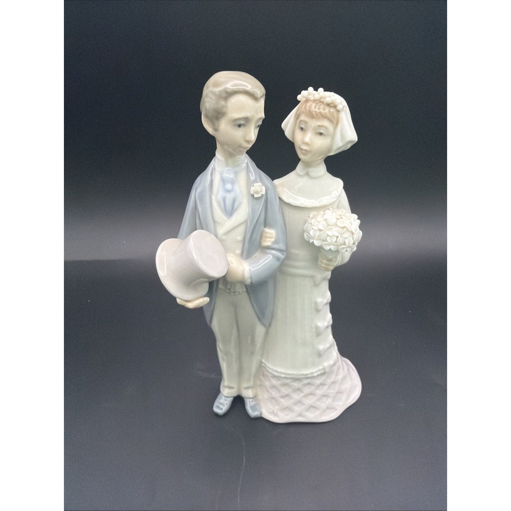 LLADRO Bride and Groom, #4808 No Box